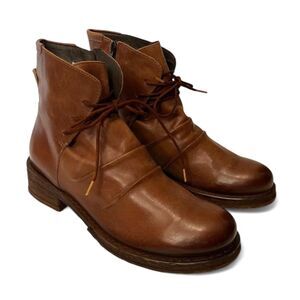 ERIC MICHAEL "Ursula", Brown Ankle Boots! Size 39 (8.5-9)